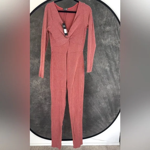 Fashion Nova Rose Red Ribbed Twist-Front Long Sleeve Jumpsuit | XL NWT - Picture 3 of 7
